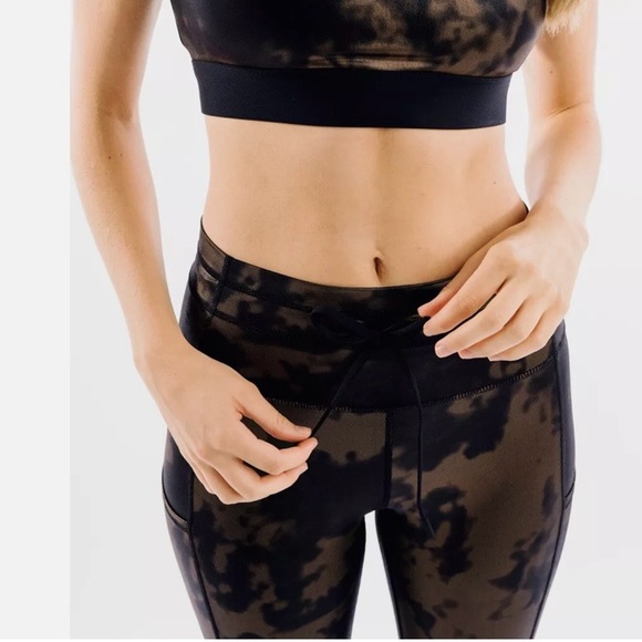 Bronze Hendrix Metallic Pocket Drawstring Luxe 7/8" (4) - Picture 7 of 15